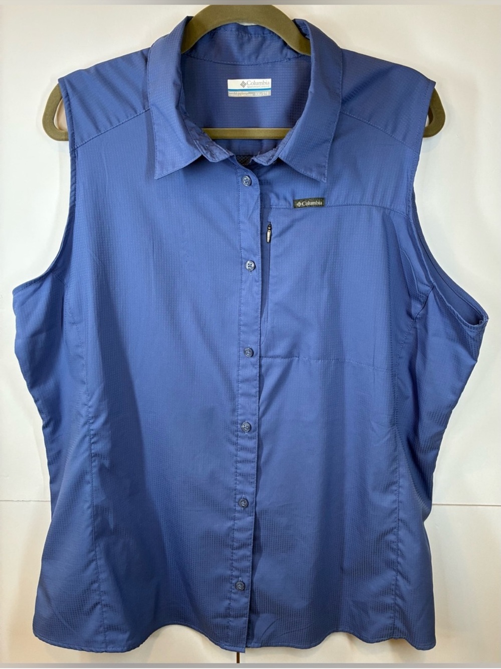 Columbia Women’s Blue Sleeveless Button Front Lightweight Hiking Shirt XXL